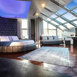 Diamond Suites, Philian And סלוניקי